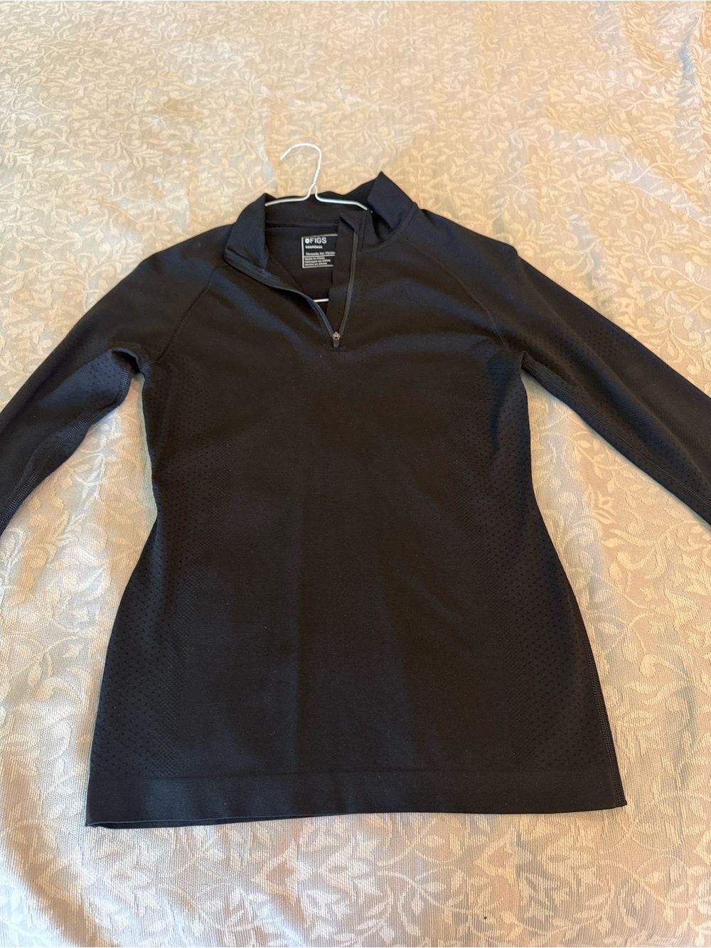 Figs Women's Black Quarter-Zip Long Sleeve Pullover